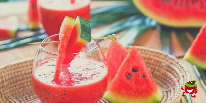 Suco detox com melancia